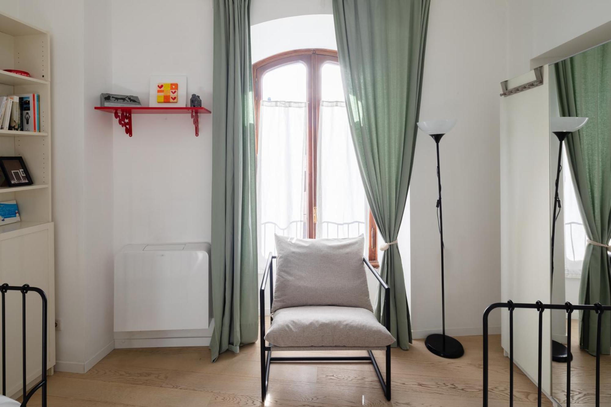 2 Bedrooms Flat Near The Colosseum * Roma